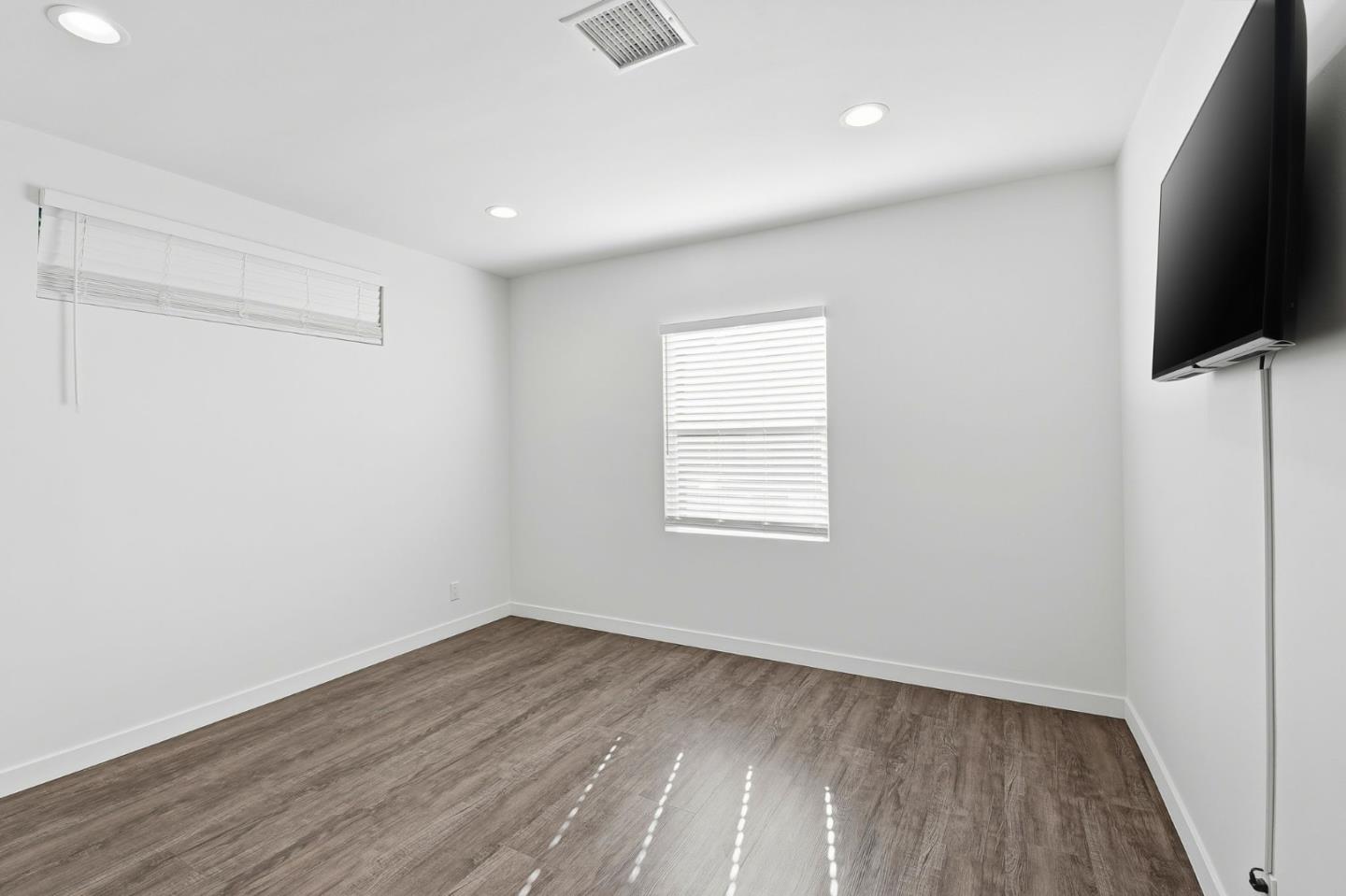 Van Nuys Condo: 17055 Gault Street