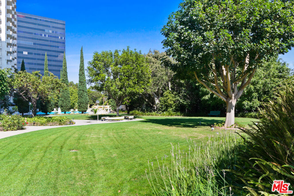 Los Angeles Condo: 2160 Century Hill