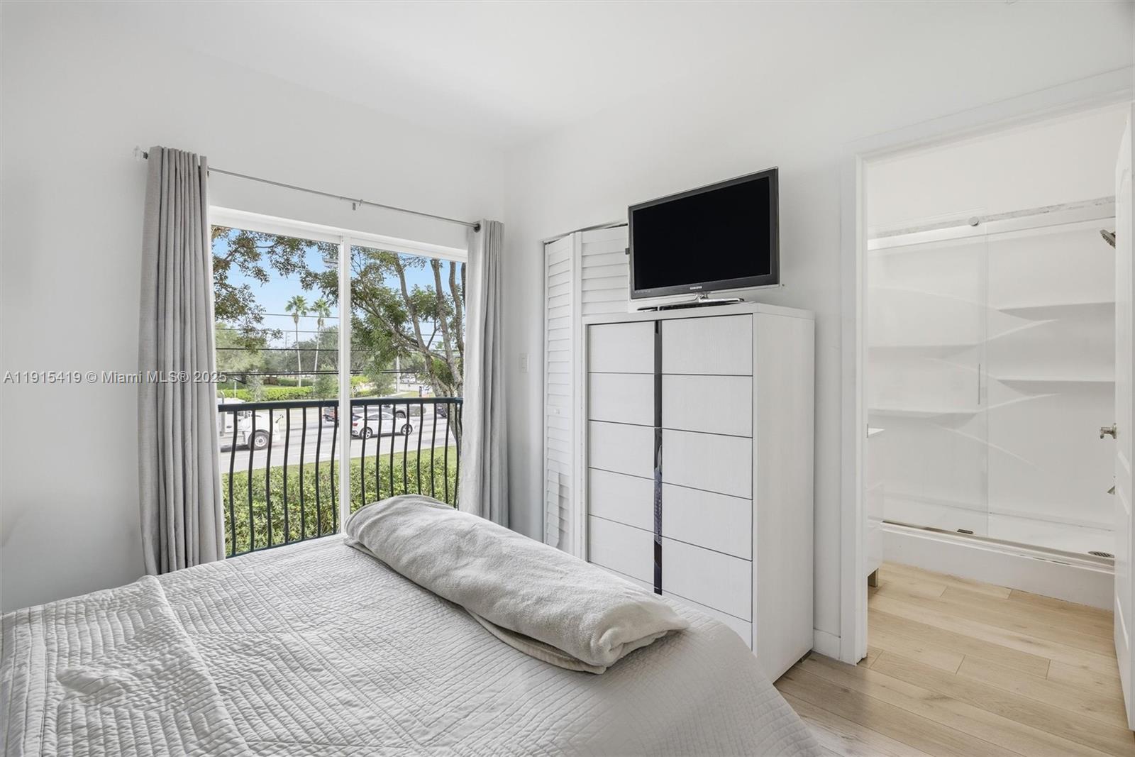 Pembroke Pines Condo: 16061 Northwest 24th Street