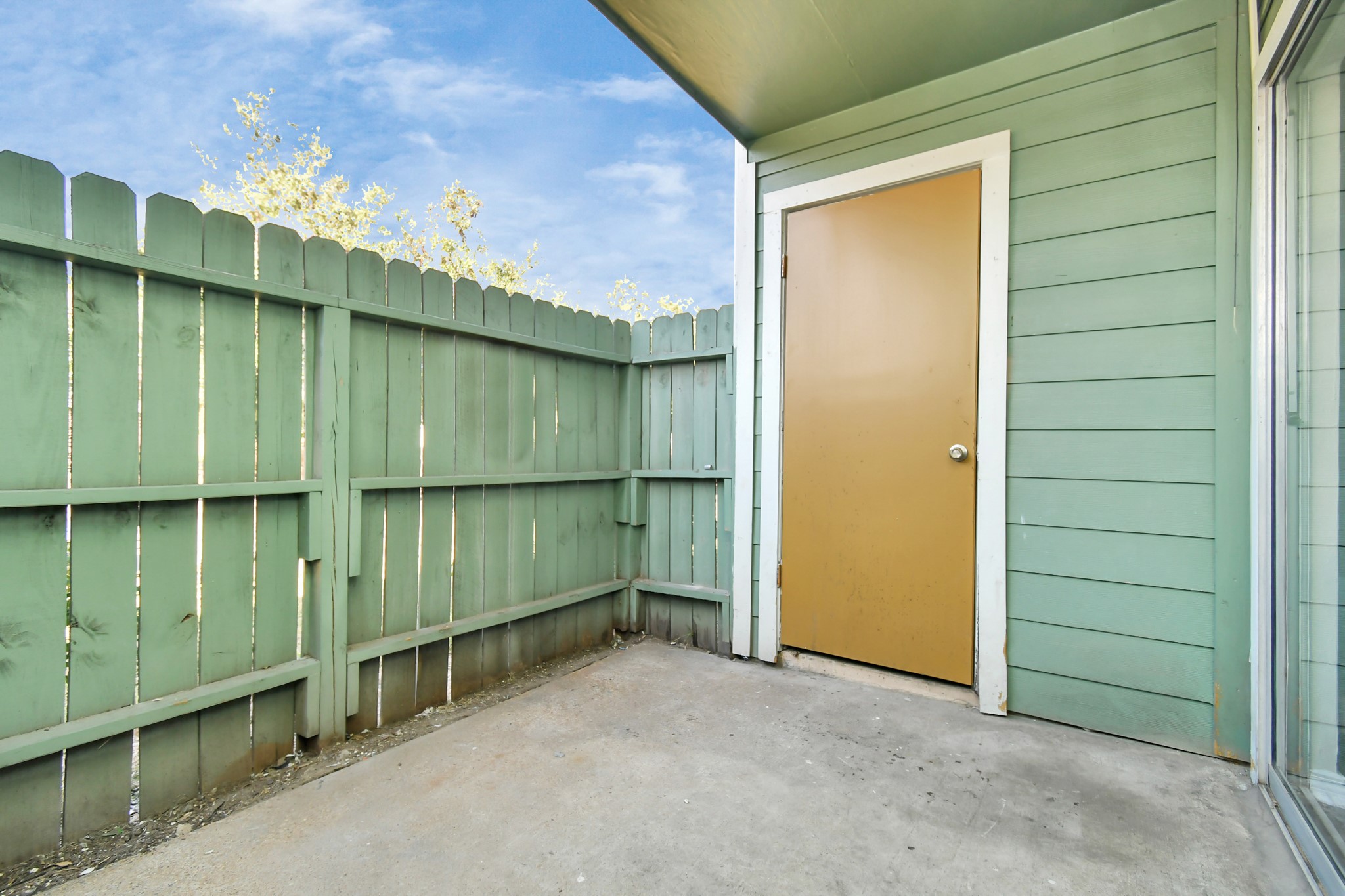 Houston Condo: 7700 West Airport Boulevard