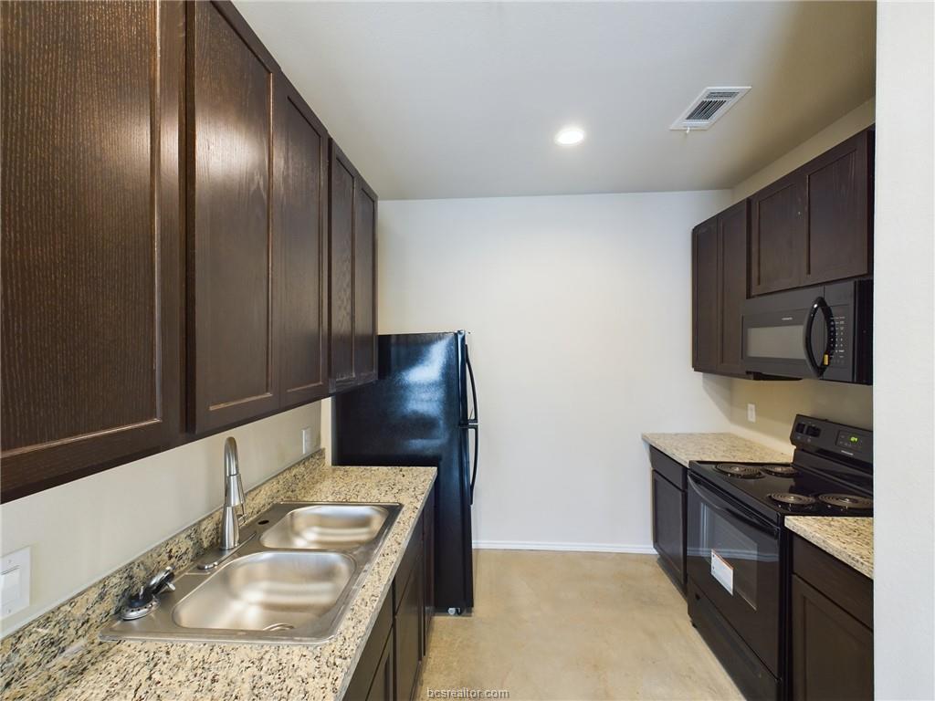 Bryan Condo: 2910 Town Square Avenue