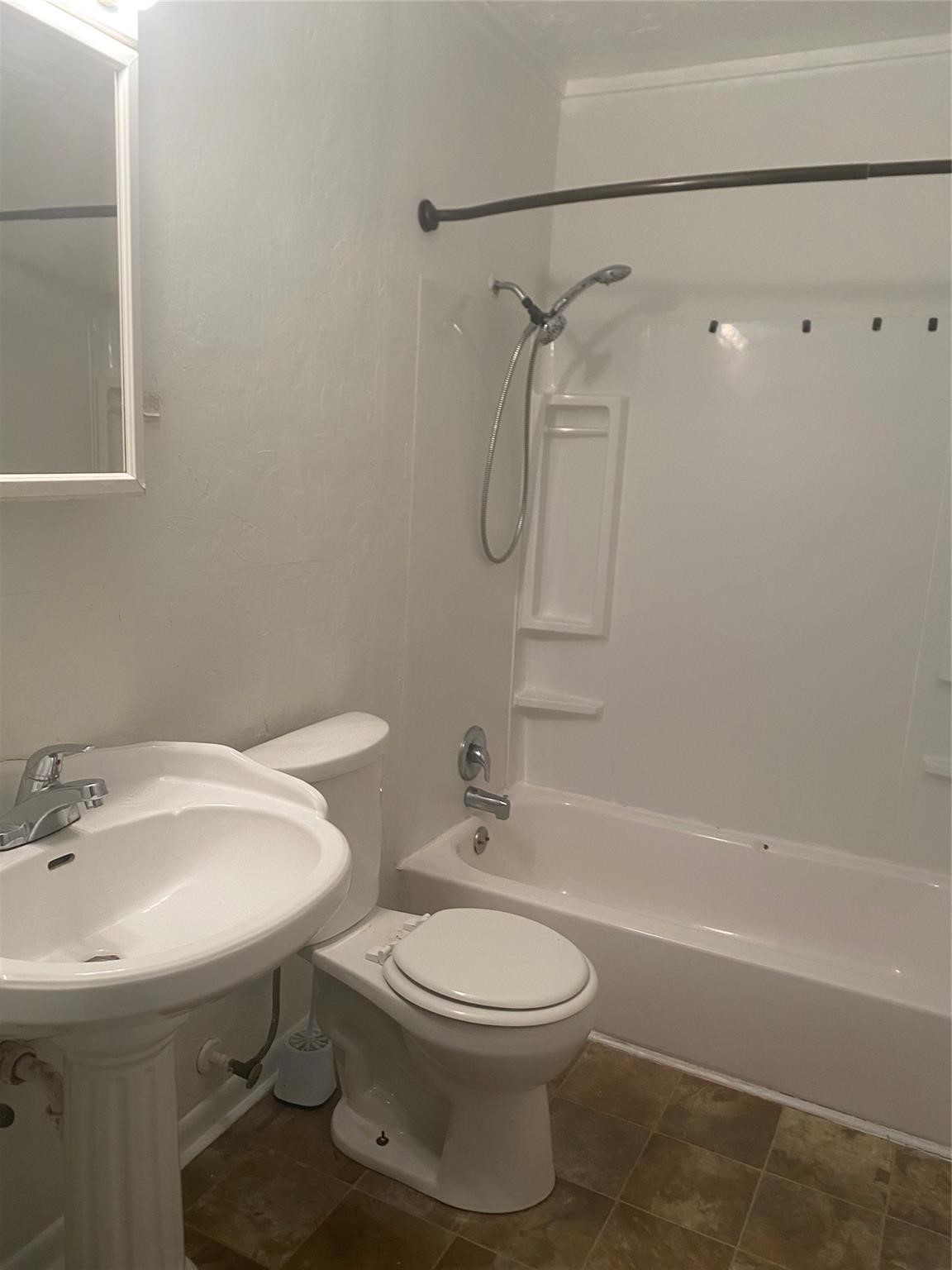 Angleton Condo: 1021 Nottingham Drive