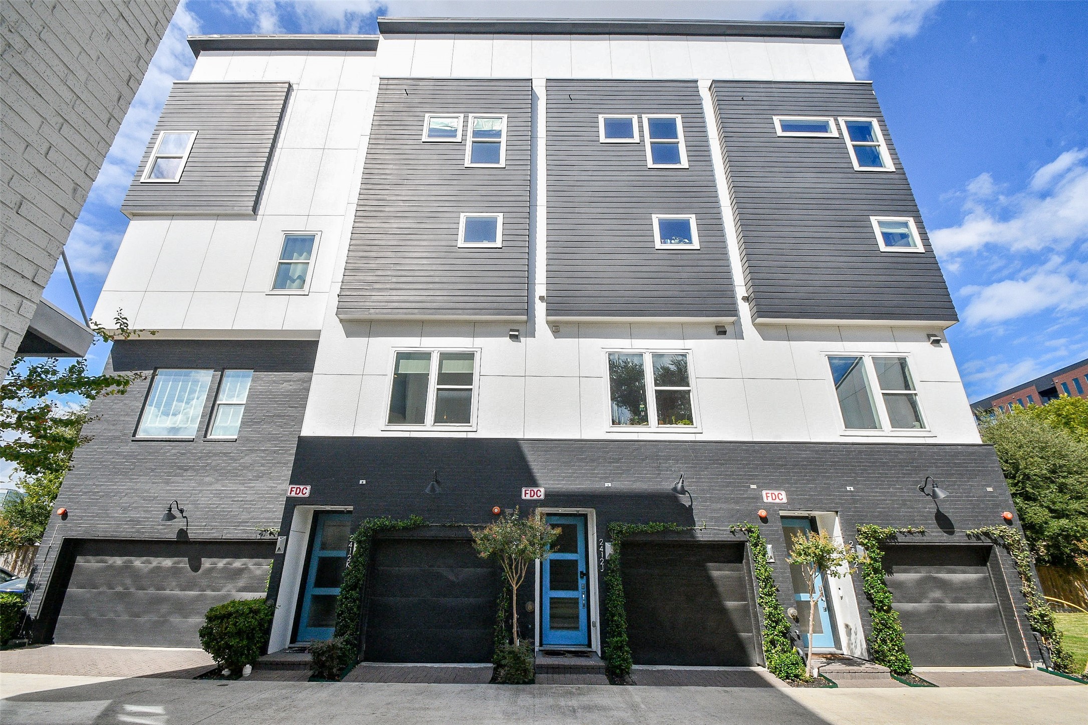 Houston Condo: 2412 Canal Street