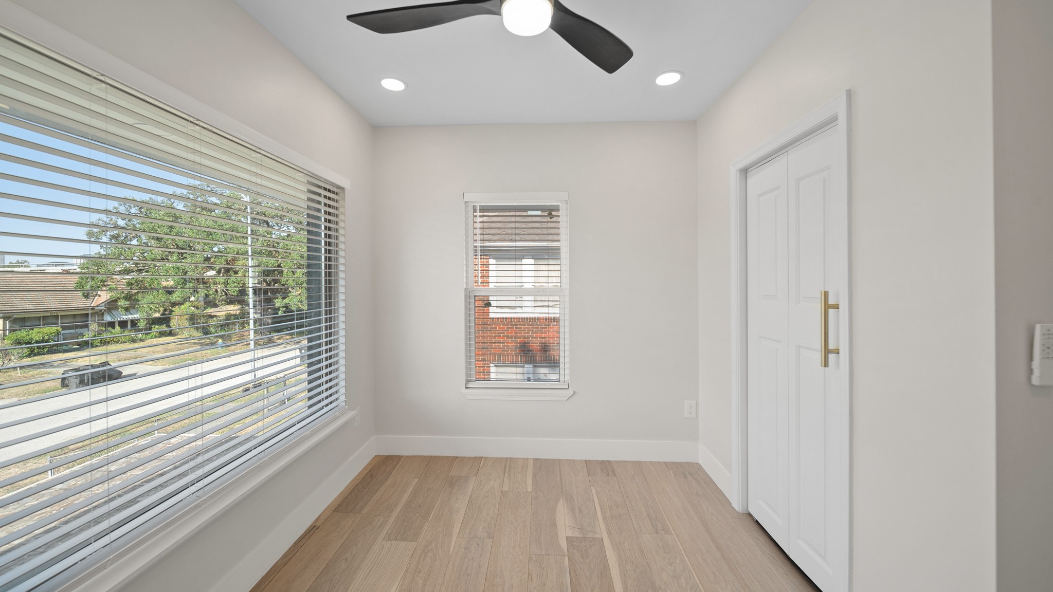 Houston Condo: 2119 Isabella Street