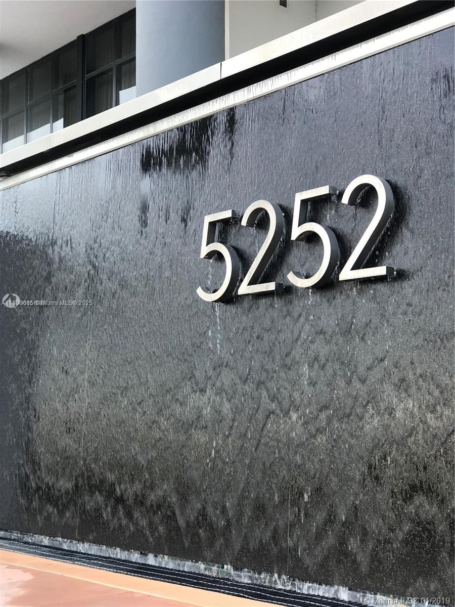 Doral Condo: 5252 Northwest 85th Avenue