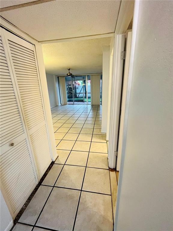 Oakland Park Condo: 118 Royal Park Drive
