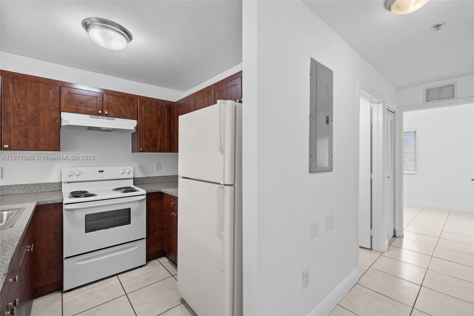 Hialeah Condo: 2493 West 78th Street