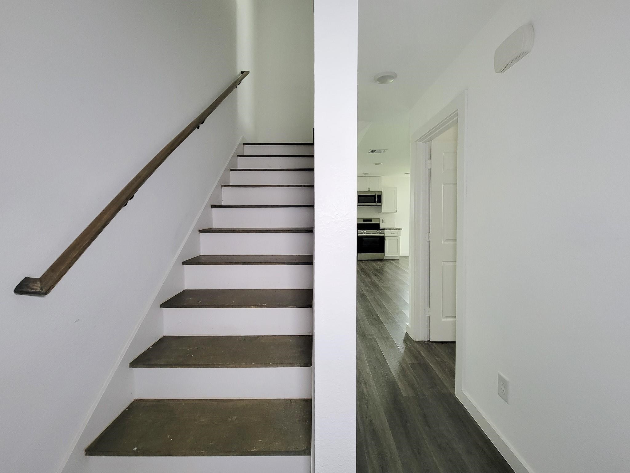 Houston Condo: 8122 Sterlingshire Street