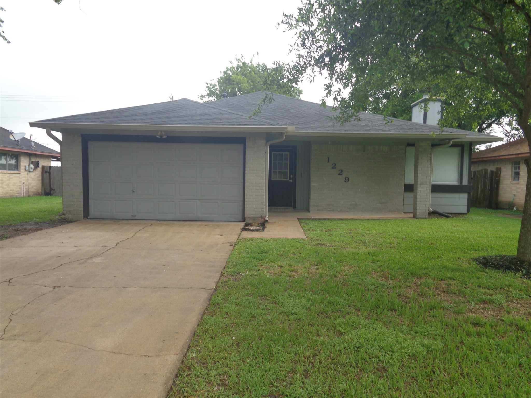 Angleton Condo: 1229 Clover Drive