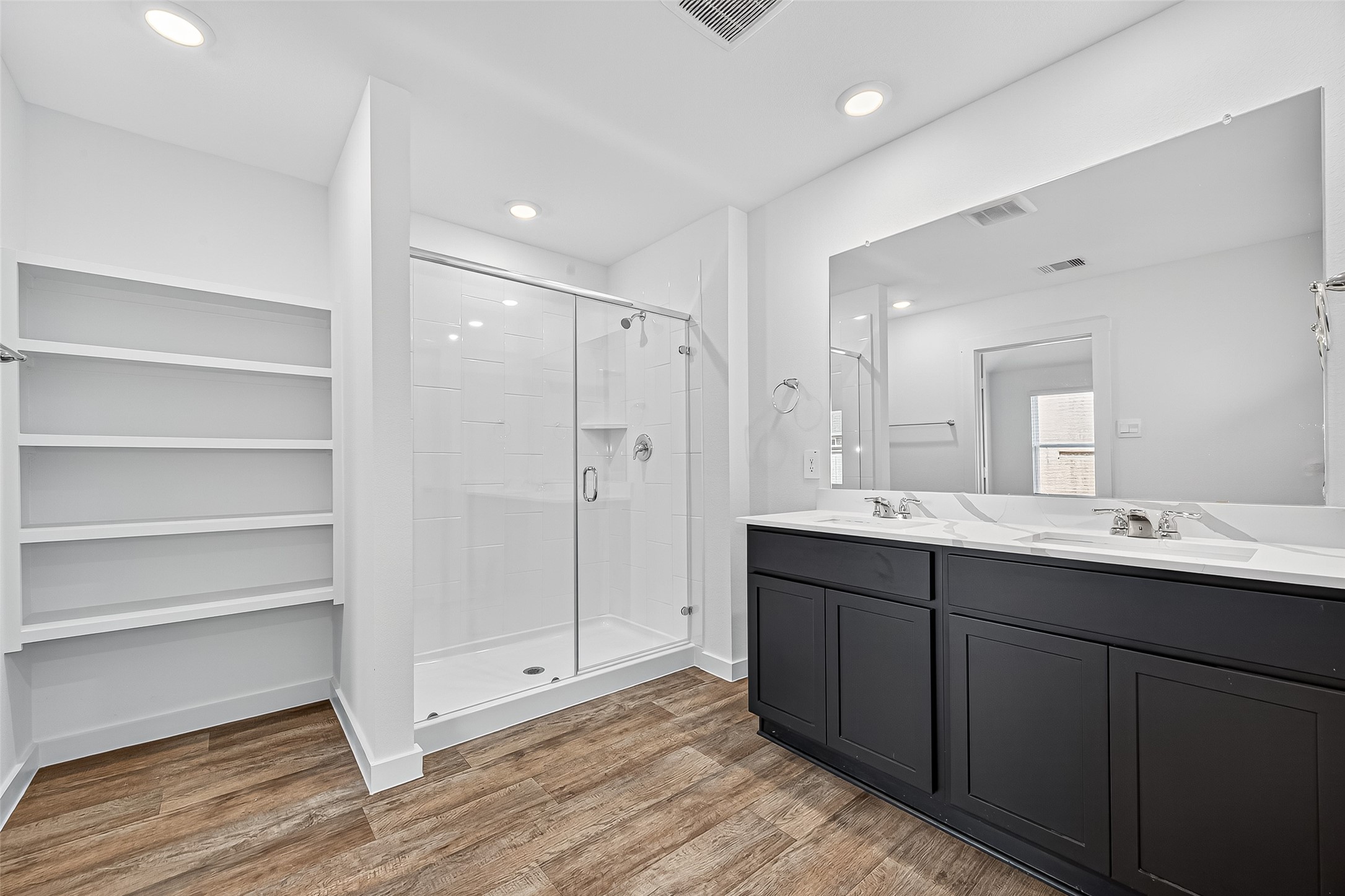 Richmond Condo: 1546 Cinque Terre Way