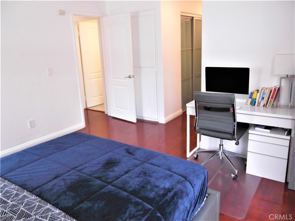 Canyon Country Condo: 27004 Karns Court