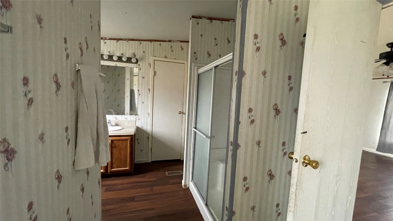 Manor Condo: 12106 Johnson Road