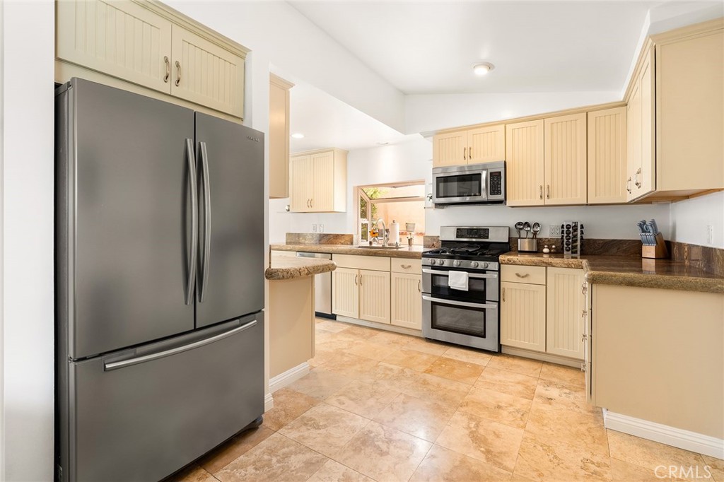 Woodland Hills Condo: 20300 Oxnard Street