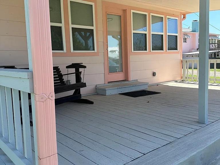 Whitney Condo: 114 Beachview Loop