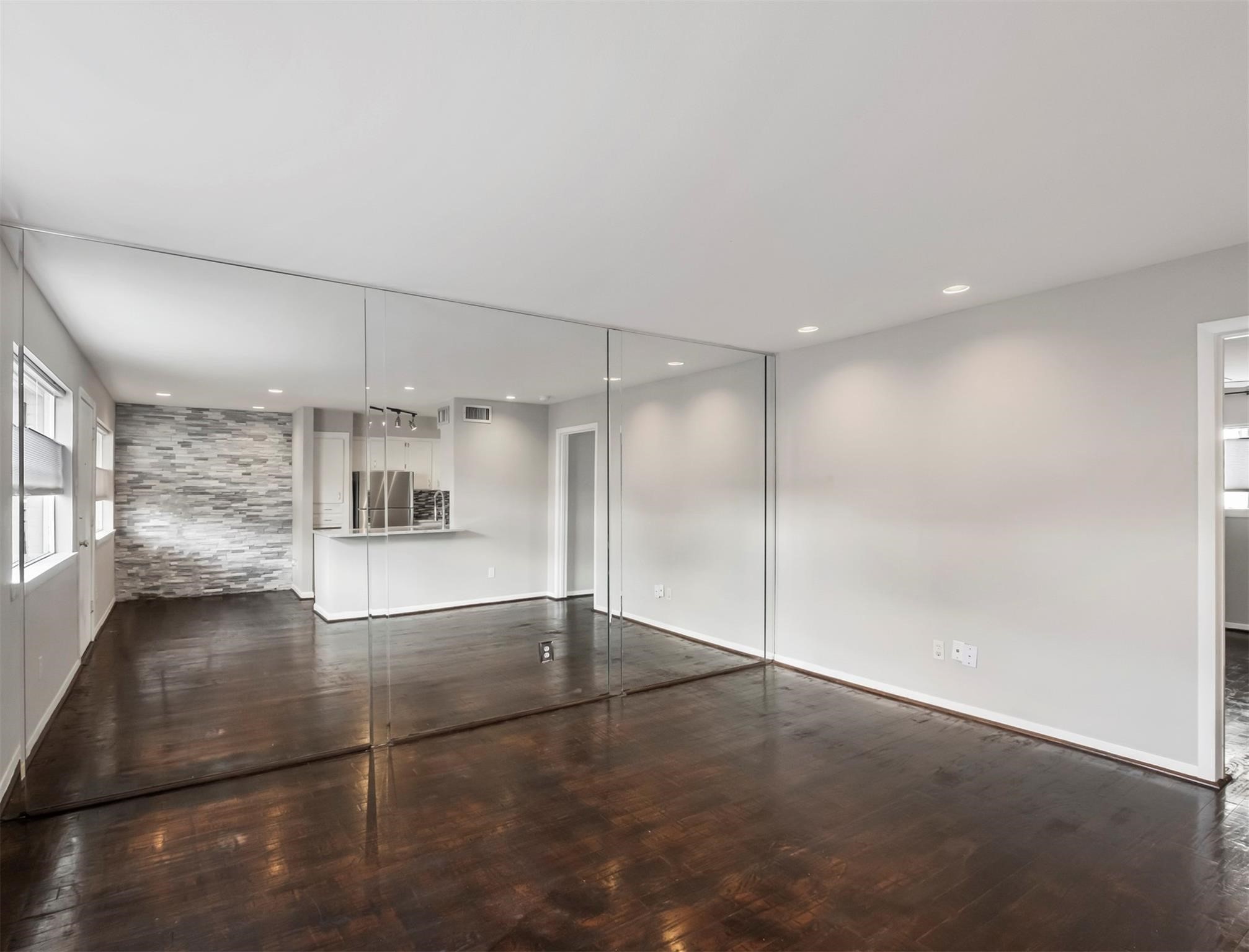Houston Condo: 309 Stratford Street