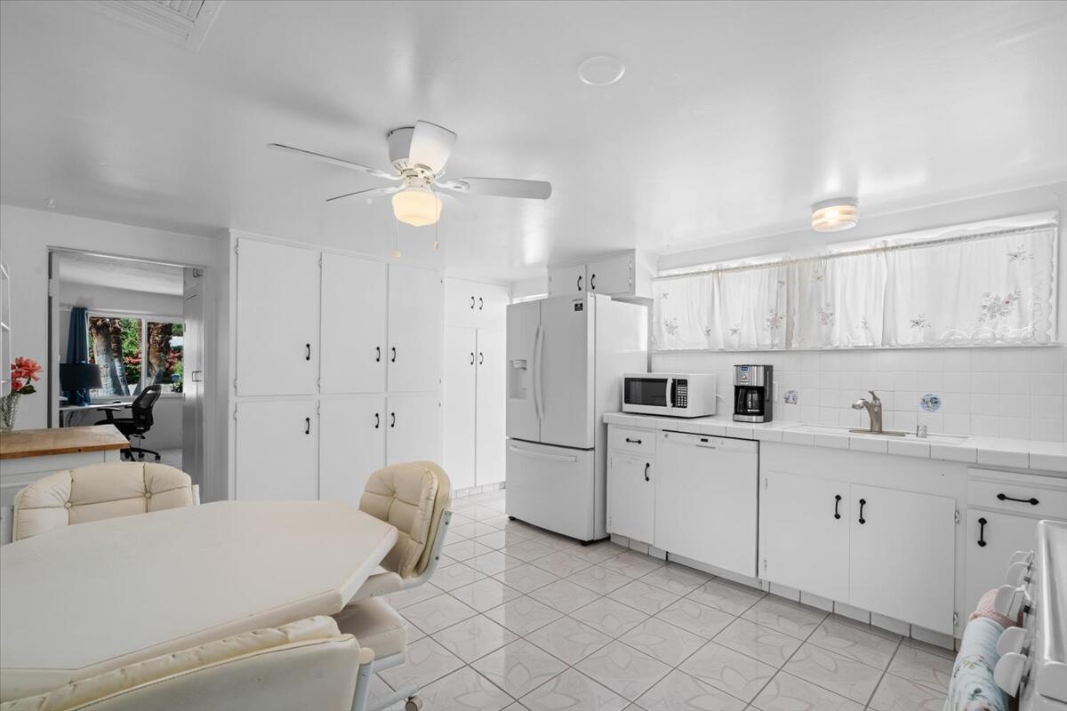 Palm Springs Condo: 572 North Calle Marcus