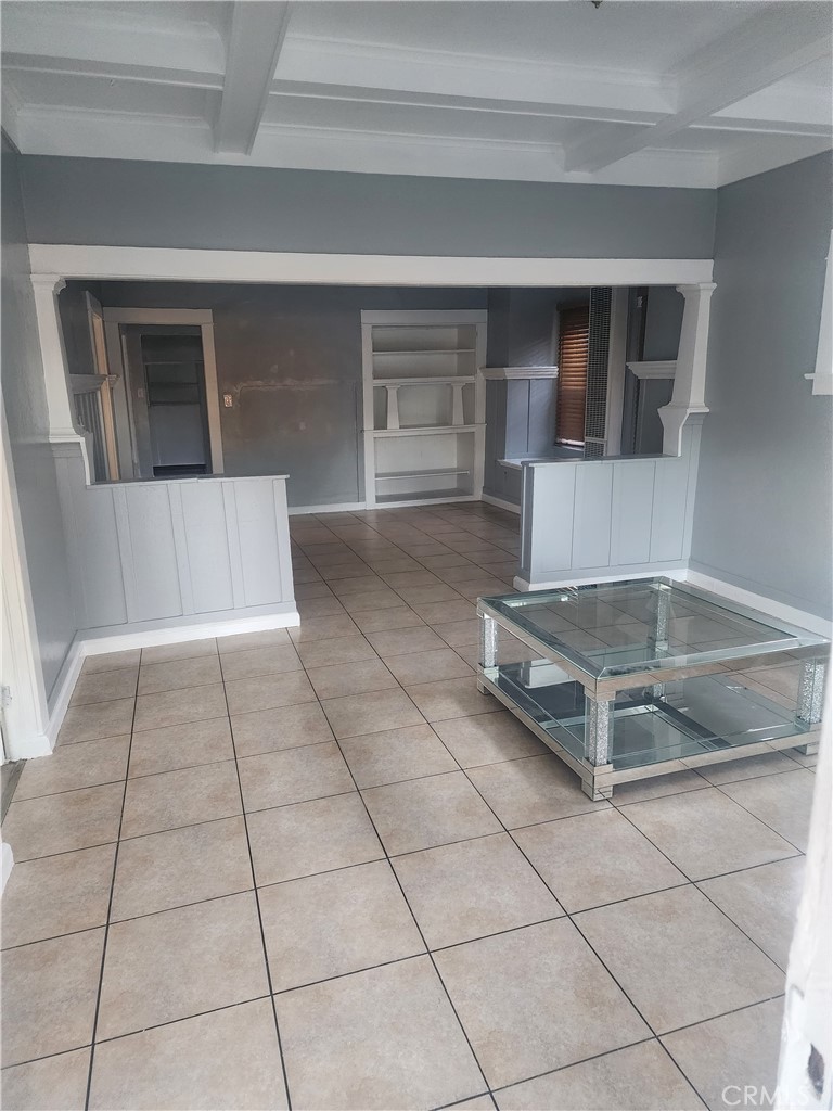 Los Angeles Condo: 1470 East 42nd Street