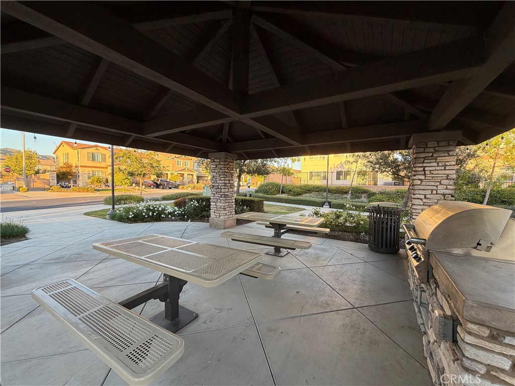 Fontana Condo: 6372 Keystone Way