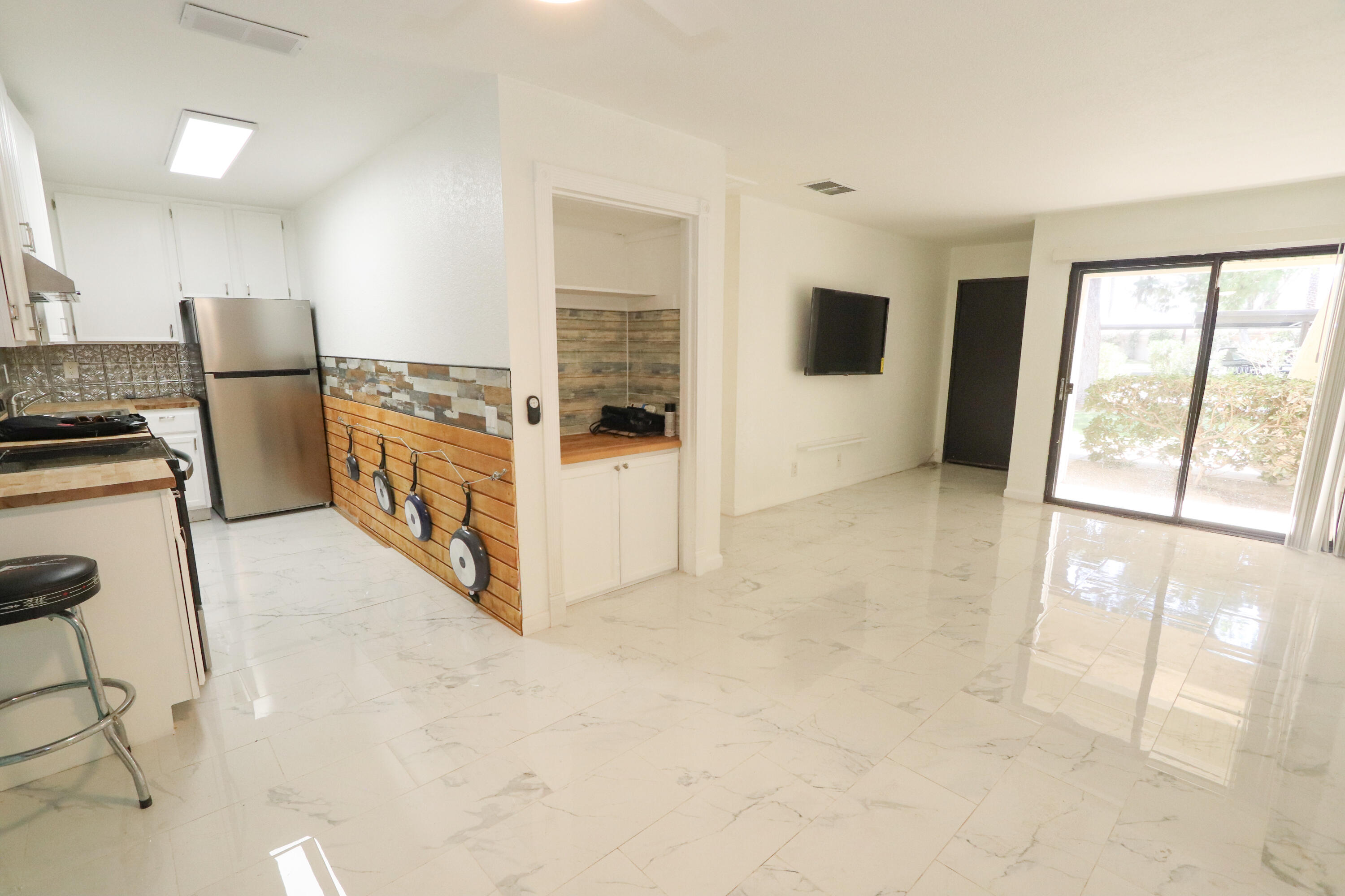 Palm Springs Condo: 751 Los Felices Circle West
