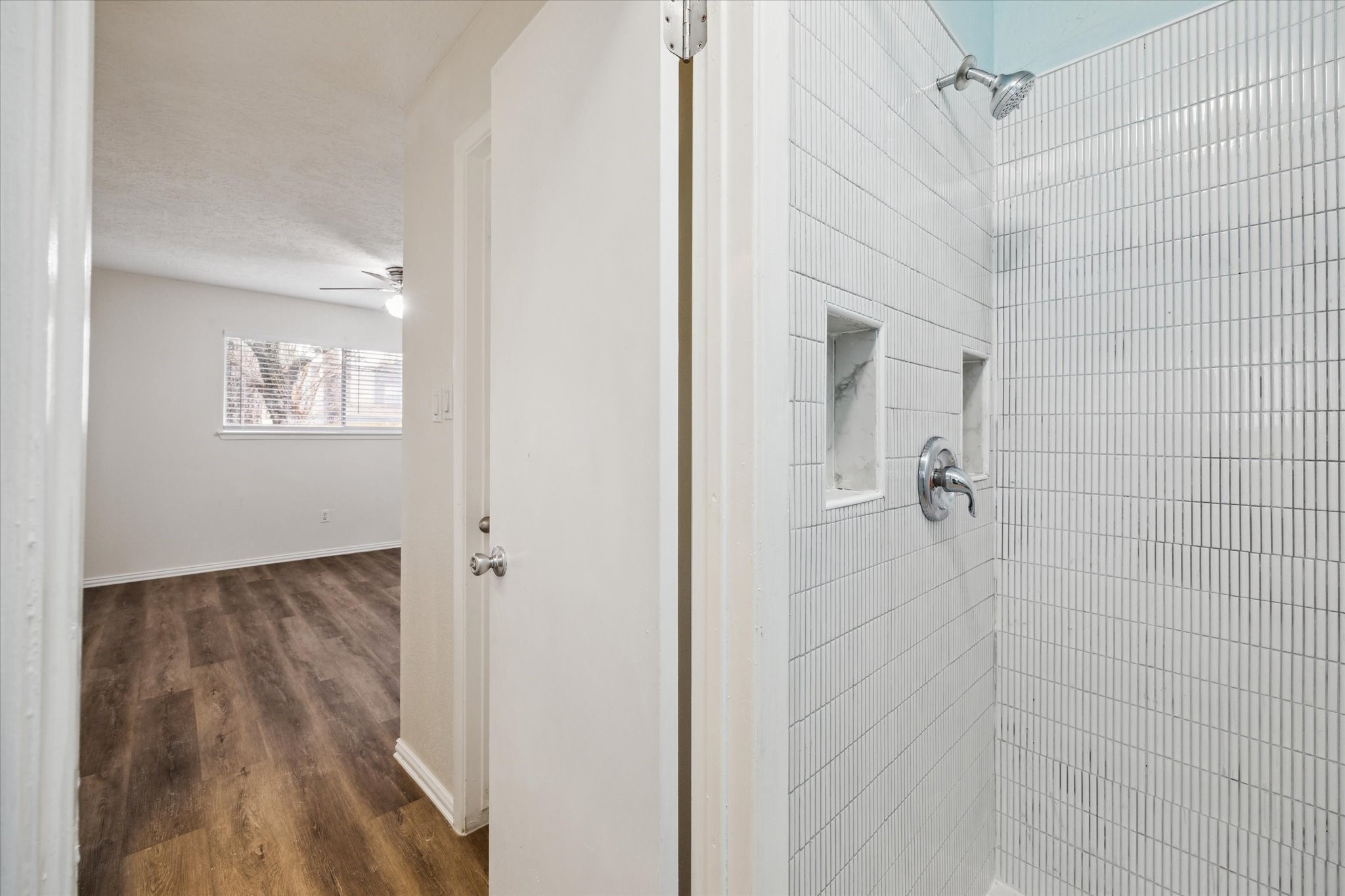 Spring Condo: 5815 Bridgegate Drive