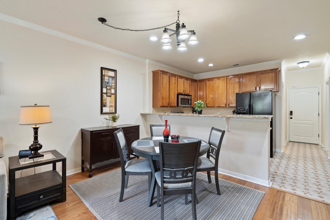 Round Rock Condo: 2101 Town Centre Drive