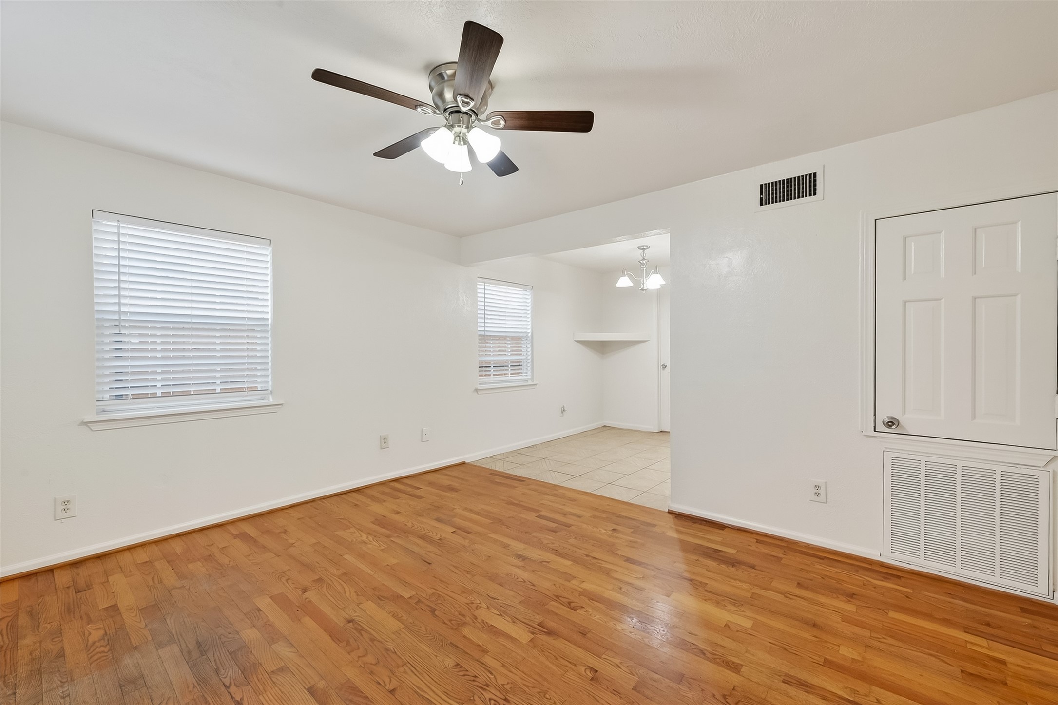 Houston Condo: 115 Aurora Street