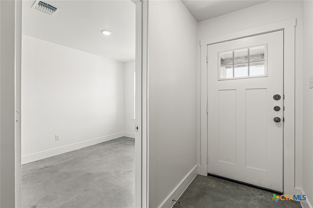 Troy Condo: 522 Campus Street