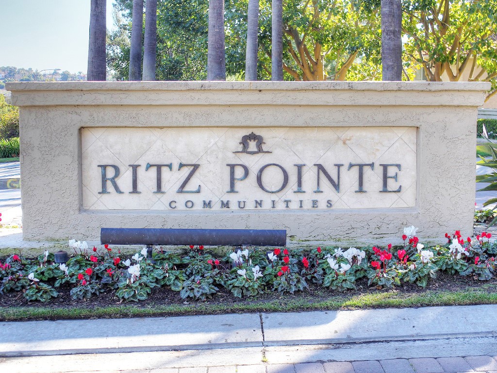 Dana Point Condo: 18 Corniche Drive