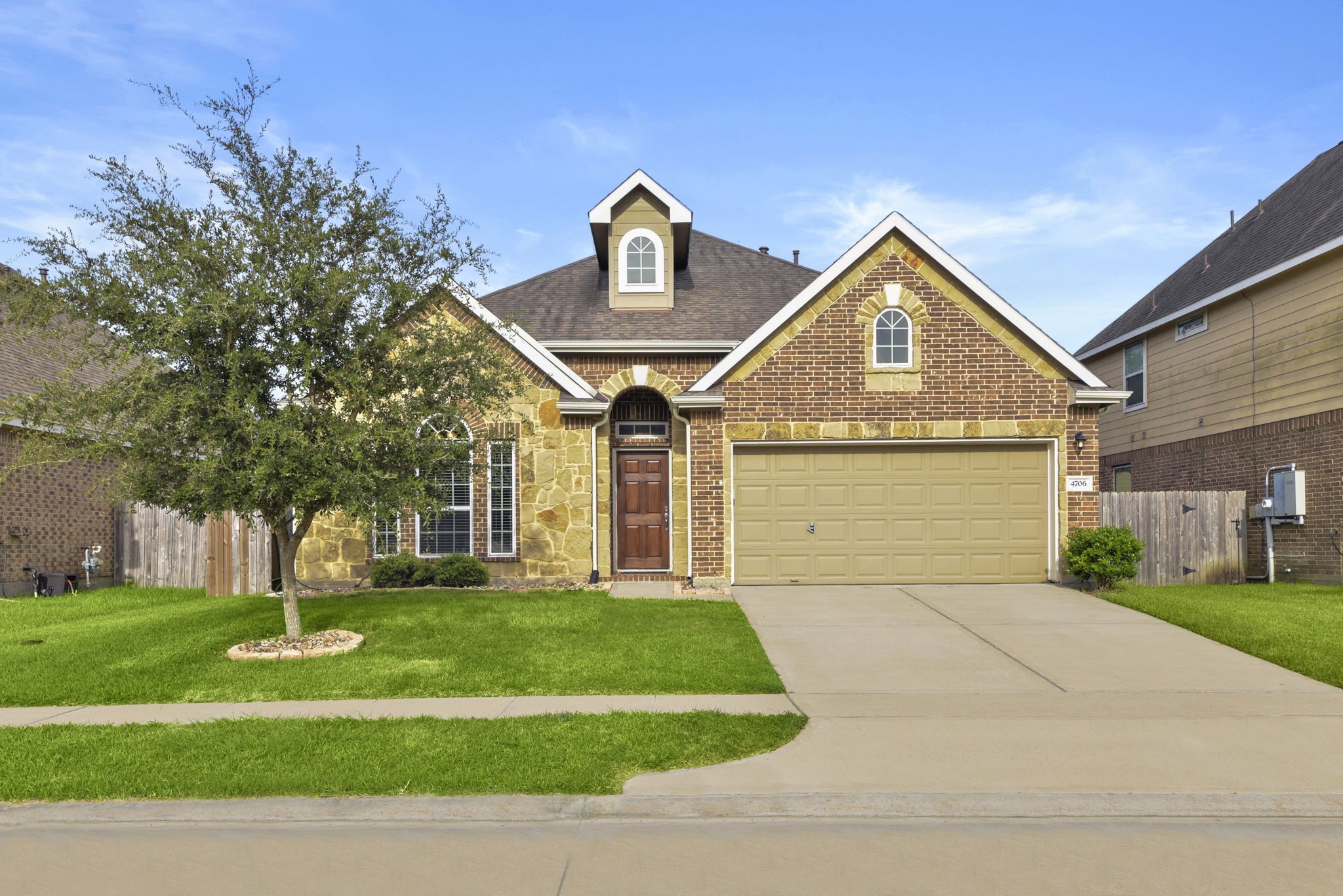 Alvin Condo: 4706 Alluvial Circle