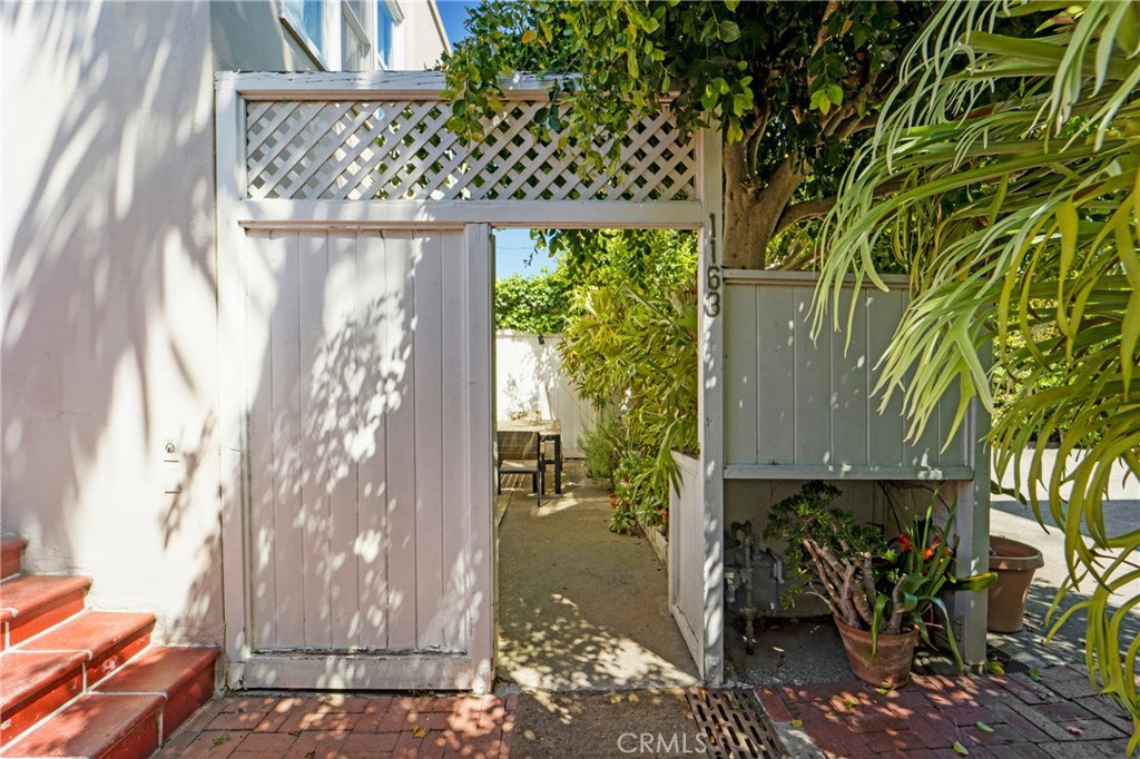 Laguna Beach Condo: 1163 Glenneyre Street