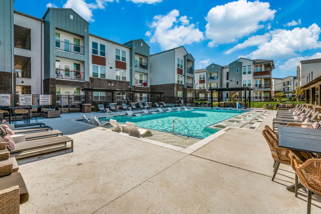 Waco Condo: 2201 Creekview Dr.