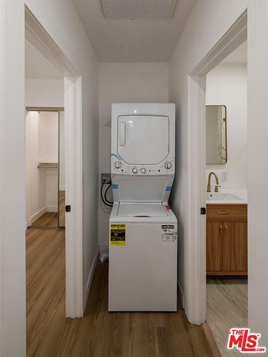 Los Angeles Condo: 5729 Carlton Way