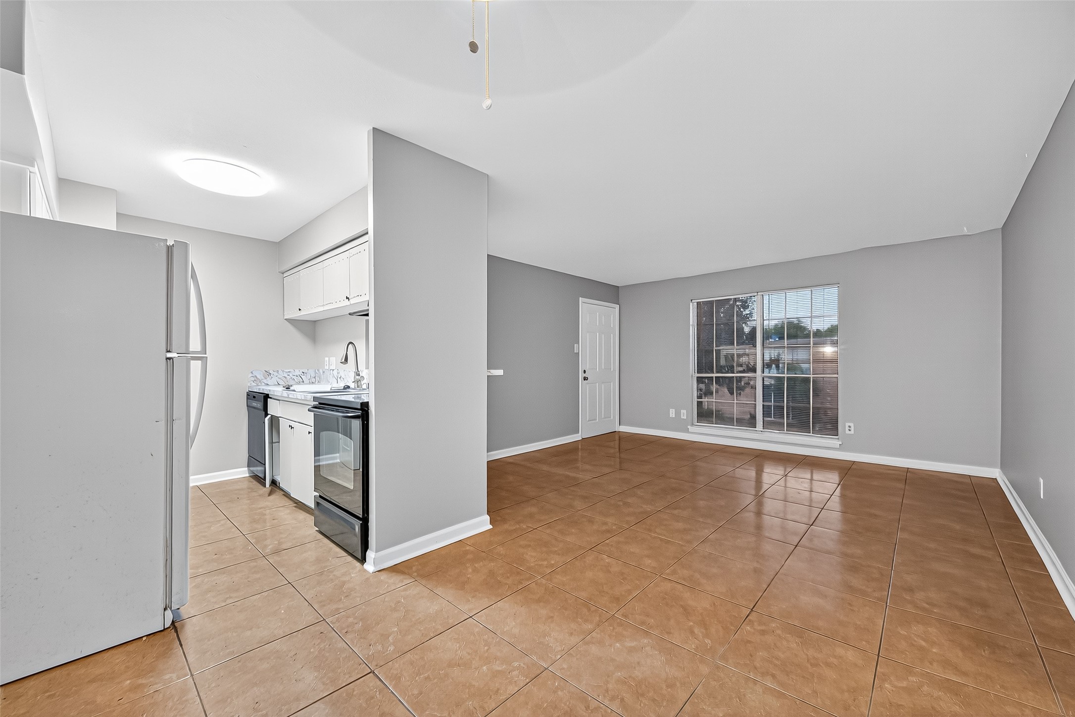 Houston Condo: 7703 Moonmist Drive