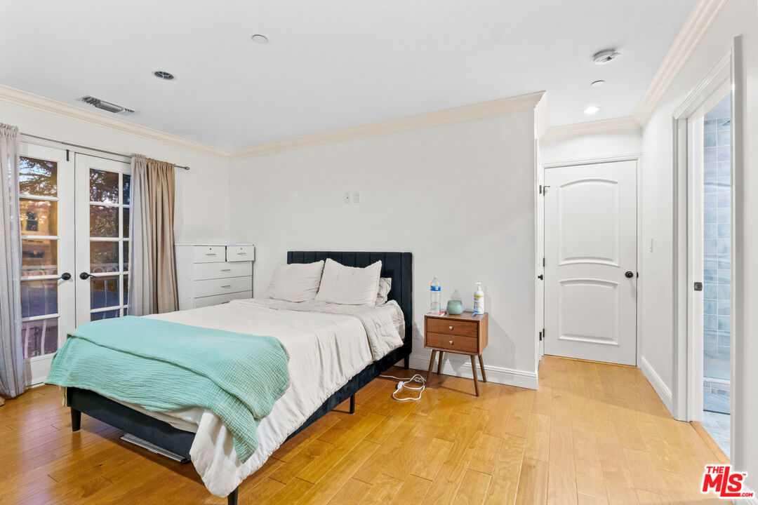 Culver City Condo: 4183 Commonwealth Avenue