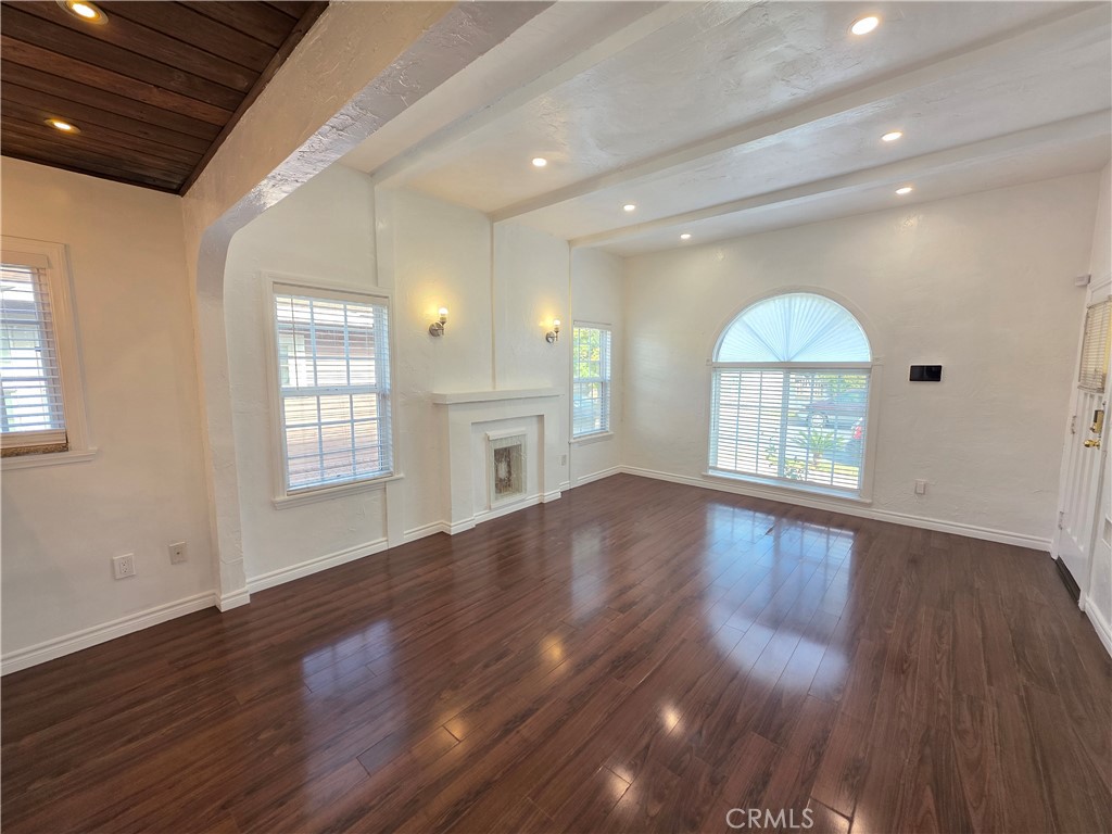 Los Angeles Condo: 4049 West Ave 40