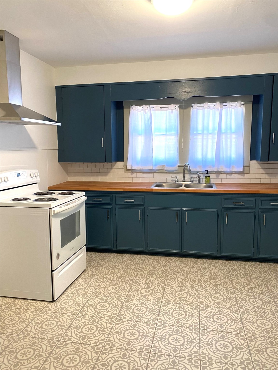 Sealy Condo: 826 Fowlkes Street