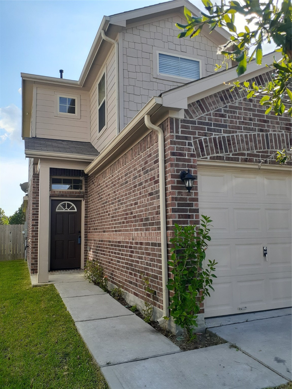 Houston Condo: 6603 Sharpstone Creek Lane