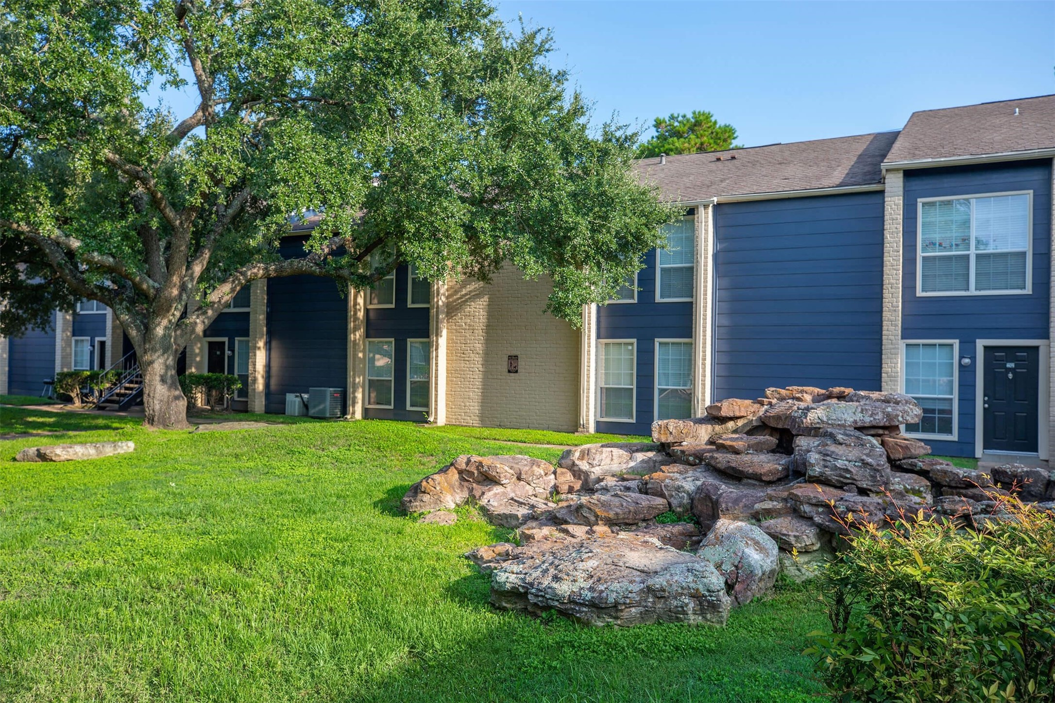 Tomball Condo: 1100 Graham Drive