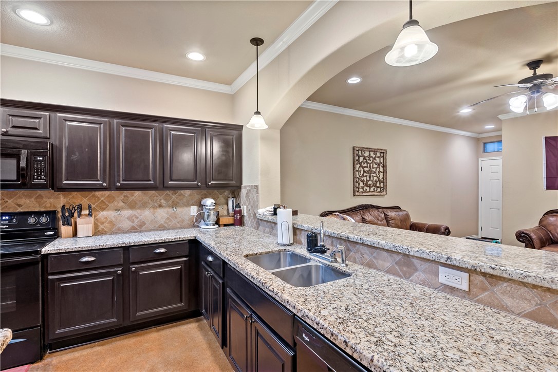 College Station Condo: 421 Momma Bear Drive