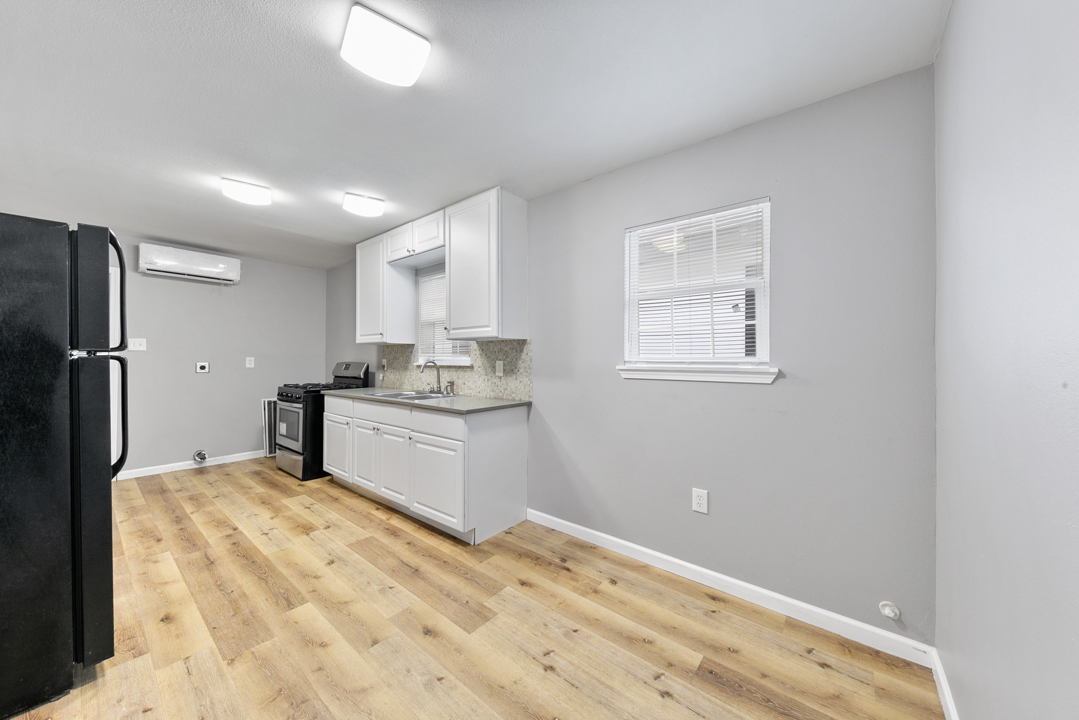 Houston Condo: 2106 Hadley Street