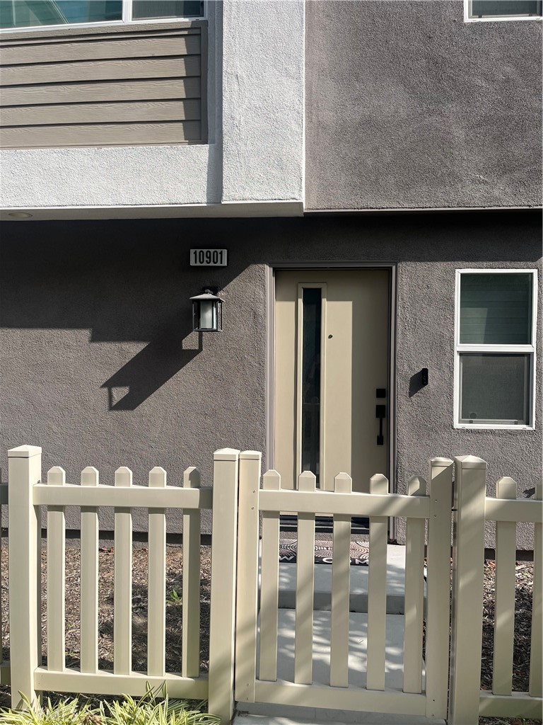 Stanton Condo: 10901 Montauk Lane