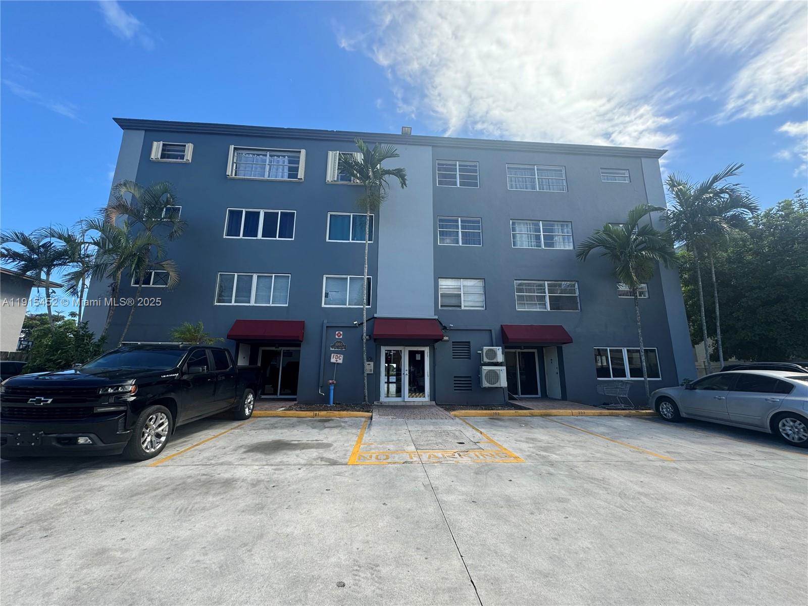 Deerfield Beach Condo: 1060 Crystal Lake Drive
