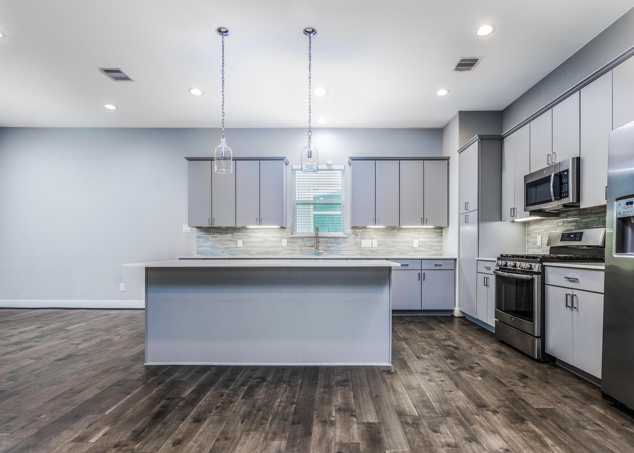 Houston Condo: 8409 Hempstead Road