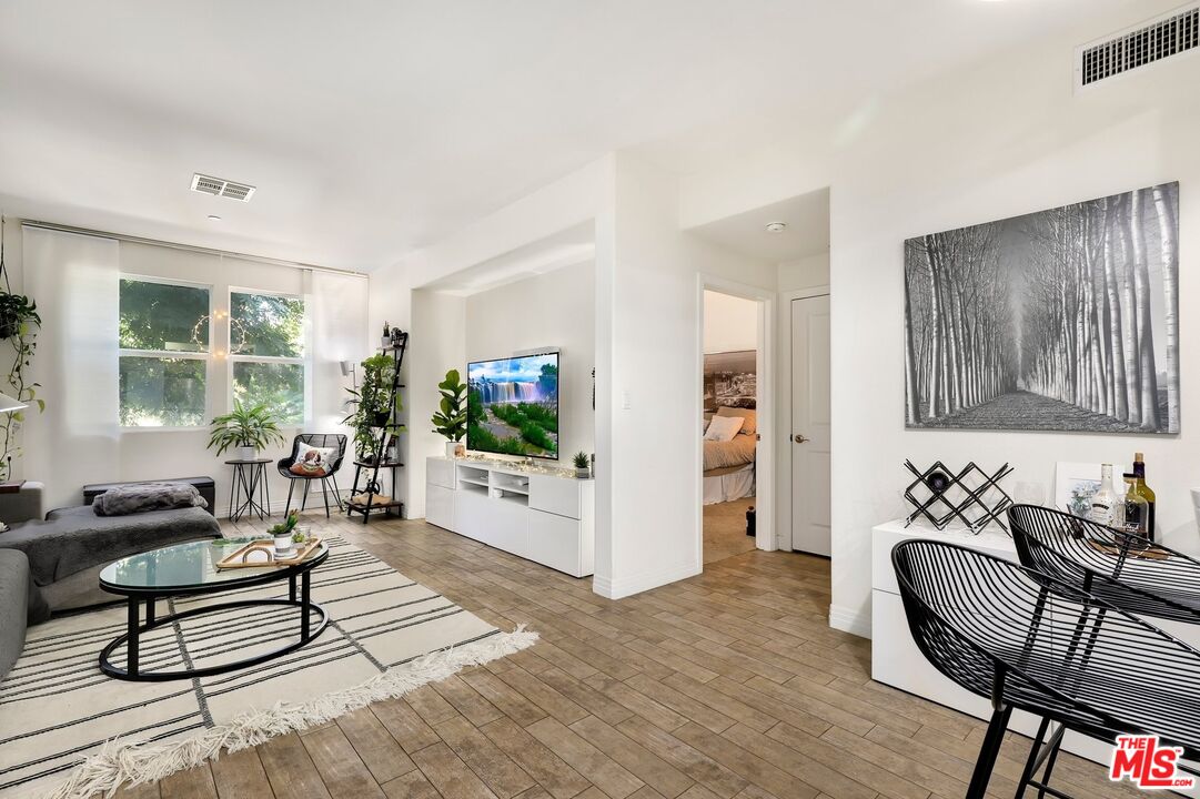 Playa Vista Condo: 7100 Playa Vista Drive