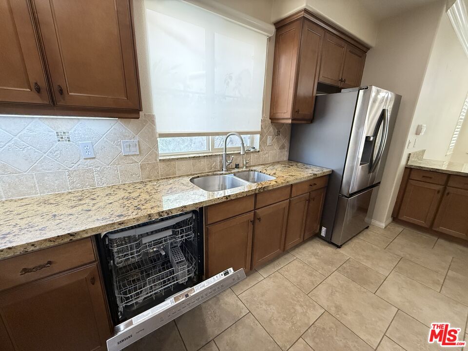 Duarte Condo: 1120 Columbia Trail