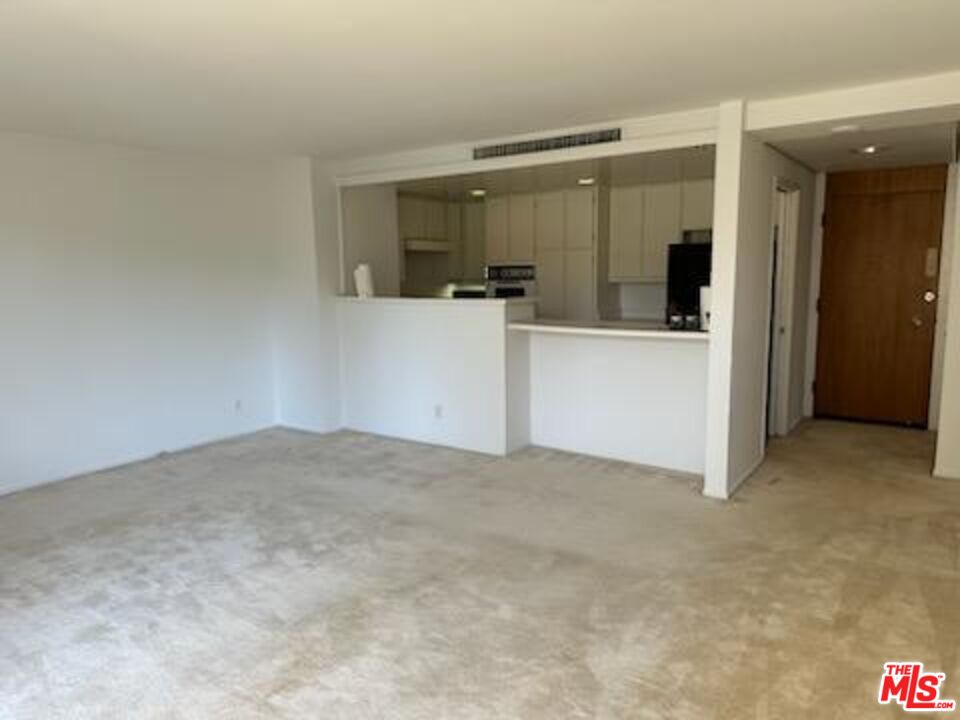 Los Angeles Condo: 2160 Century Park East