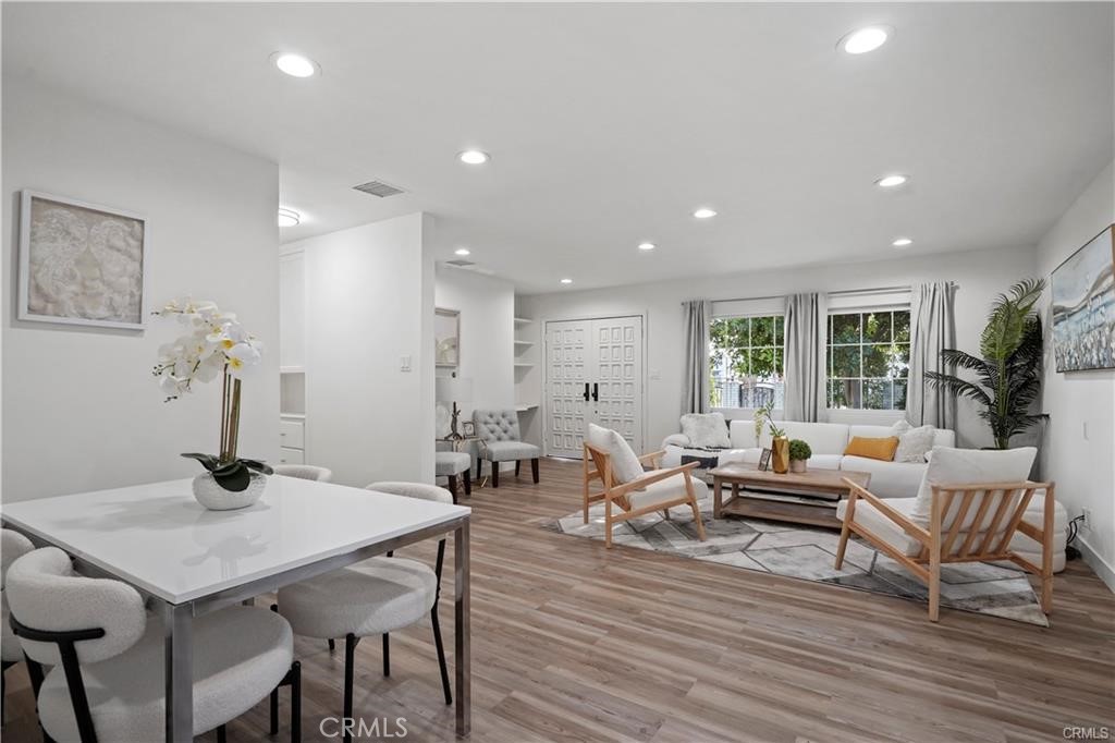 Valley Glen Condo: 5616 Buffalo Avenue