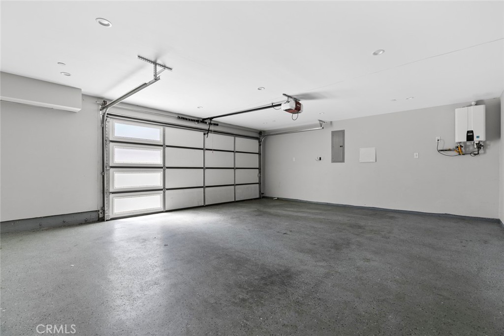 Sherman Oaks Condo: 14436 1/2 Tiara Street