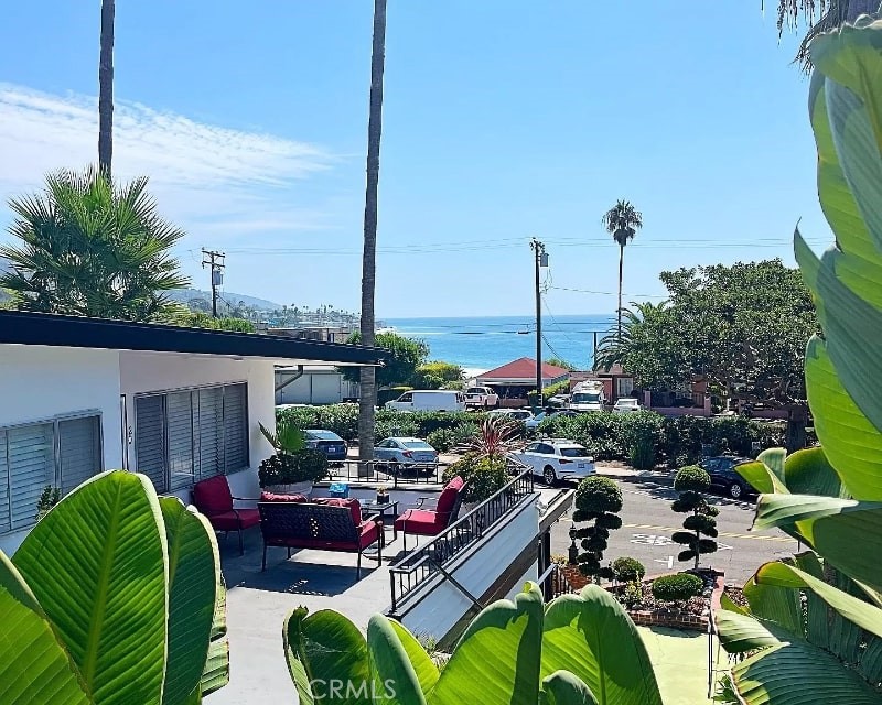 Laguna Beach Condo: 250 Cliff Drive