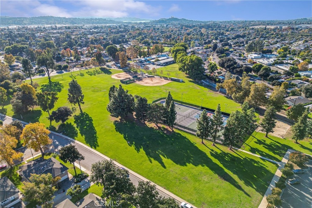 La Verne Condo: 3036 Knollwood Avenue